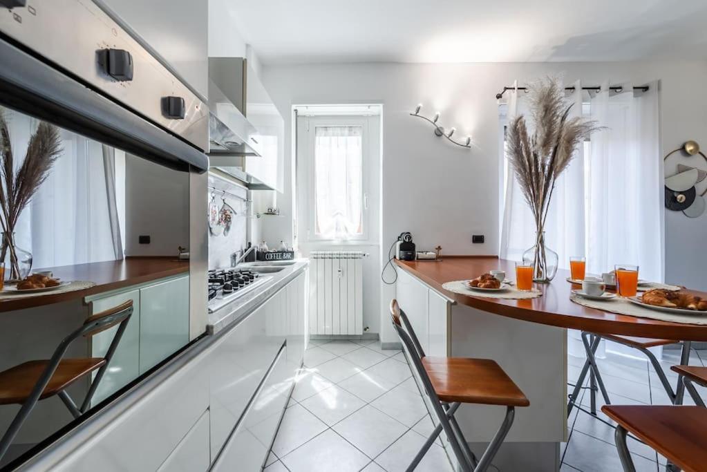 Nuovissima Dimora Con Terrazzino Apartment Milan Luaran gambar
